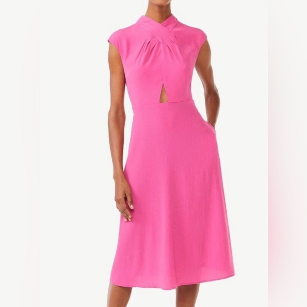 Scoop NYC XS pink dress. Small cutout in front, unique neck that ties in back